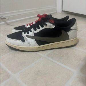 Travis Scott x Jordan 1 Low Olive Nike Men's Black and Cream Sneakers